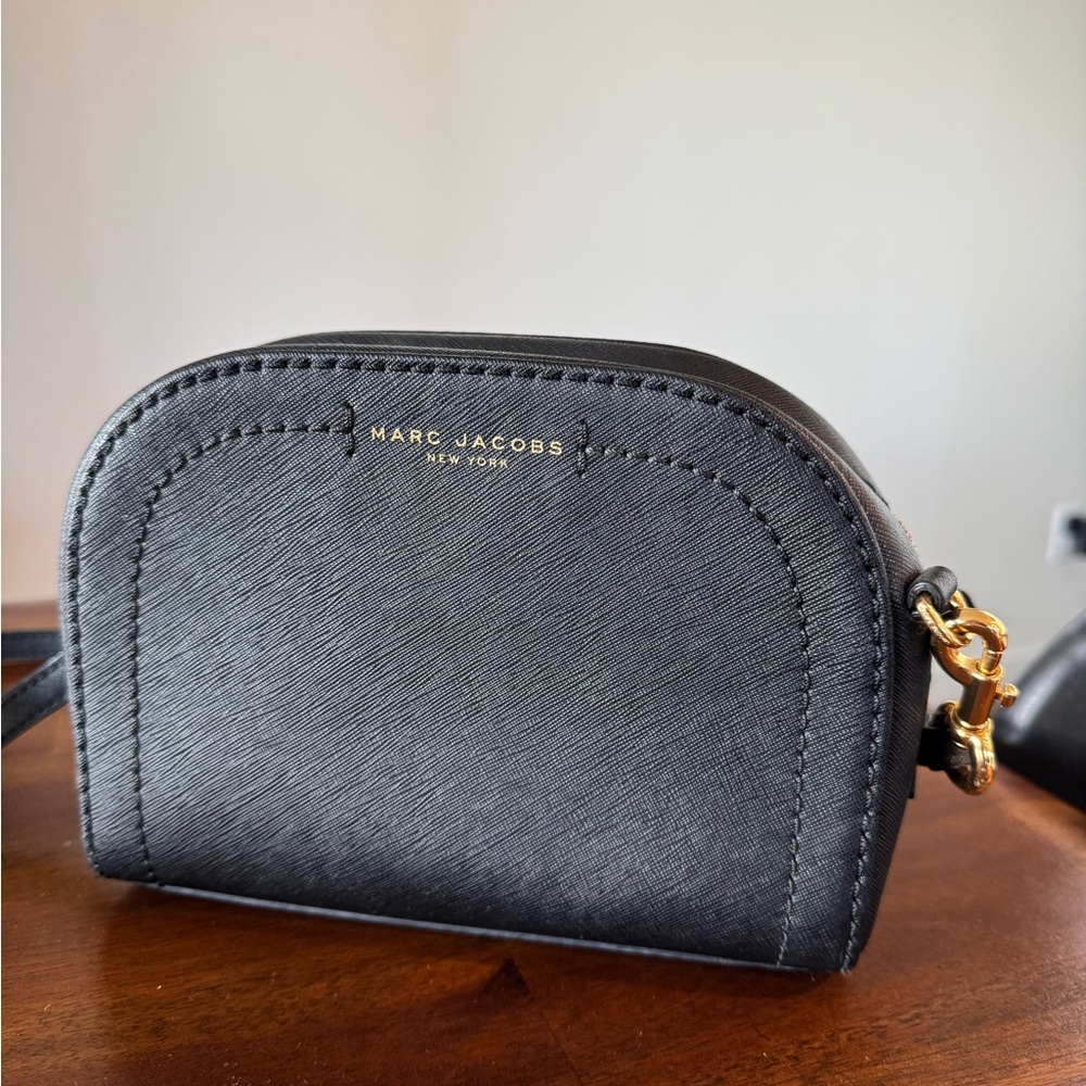 Marc Jacobs Elegant Black Crossbody Bag